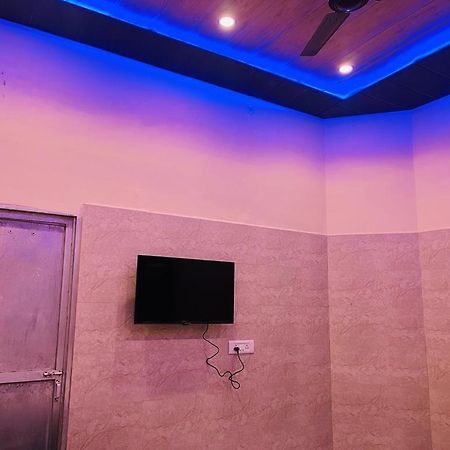 Saroja Paying Guest House Varanasi Exterior photo