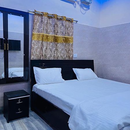 Saroja Paying Guest House Varanasi Exterior photo